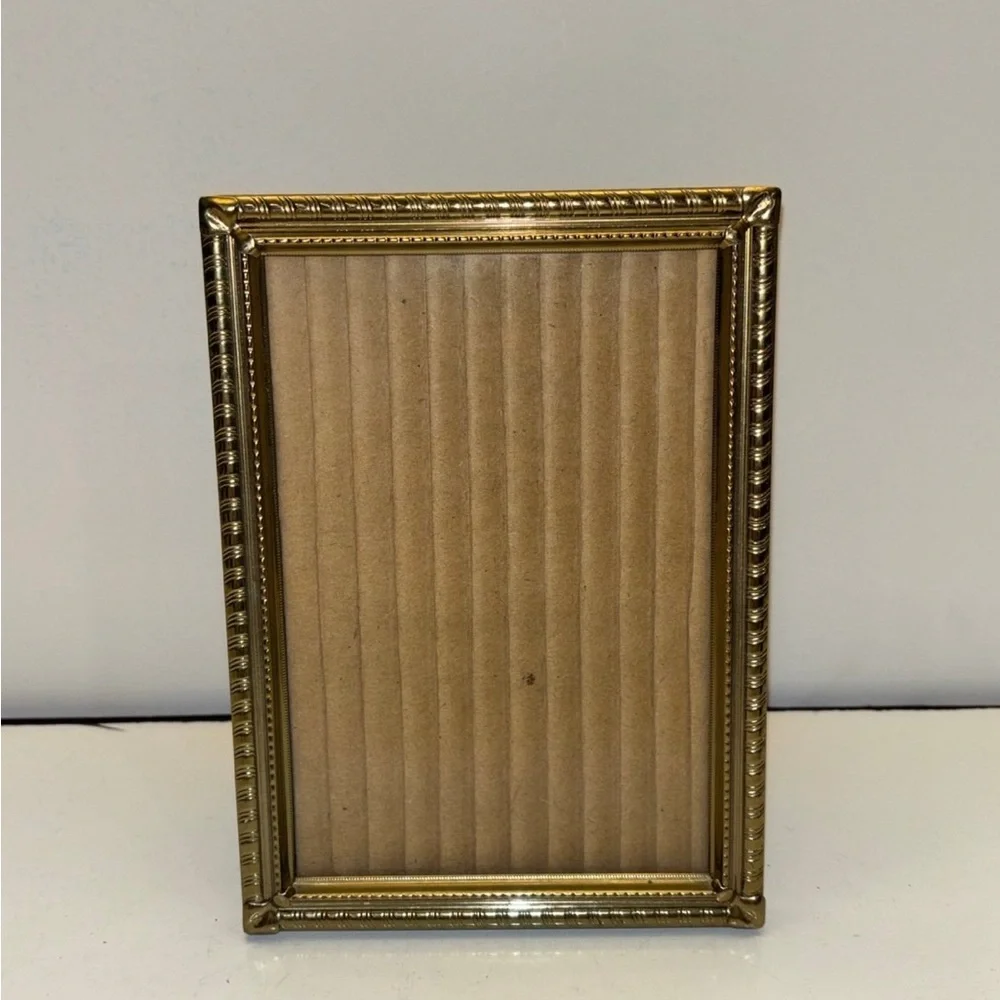 Vintage gold tone picture frame